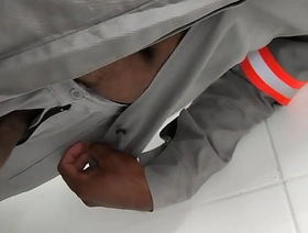 Trabalhador mostra rola no vestiário uncaring porn blowjob korean