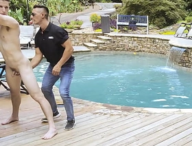 Careless Office-holder Makes the Perp Kneel Himself - Perps4k Careless teen korean porn