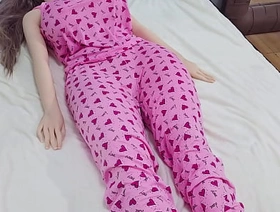Mi Hermosa Hijastra Descansando se ve Deliciosa en su Pijama Rosa gay japan public porn