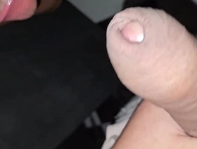 Gay passiva foi conhecer um sex club para homens e se deparou com dois ativos que desceram pica no seu cu até leitar hot gay dirty talk porn