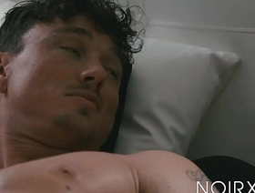 Husky lad Tigger Redd rides thick rock hard flannel after BJ gay massage porn chinese