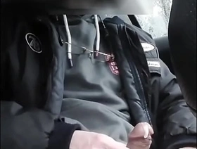 petite branlette dans la voiture sur une aire de repos, chinese gay porn comic