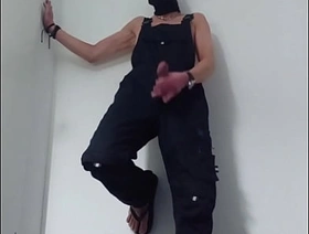 Handyman wanks in flip flops hot gay porn teen